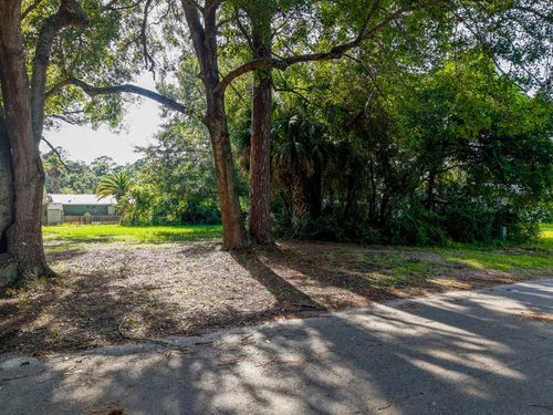 144 B 21st Ave, Apalachicola, FL, 32320-1543 | Card Image