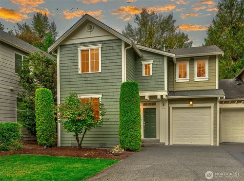 8319 233rd Pl Ne, Redmond, WA, 98053-1986 | Card Image