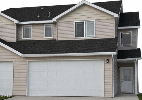 225 Adeline Dr, Stanley, ND, 58784-5004 | Card Image