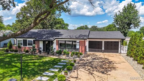 739 Caspian Ln, Saint Louis, MO, 63125-5203 | Card Image
