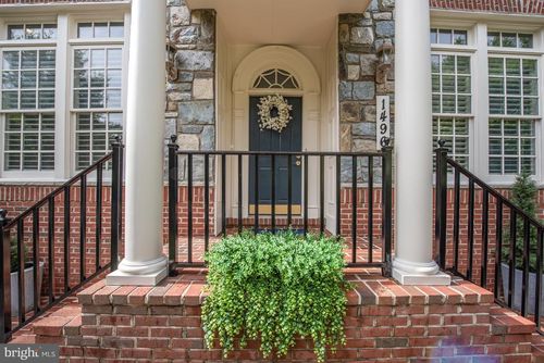 1496 Evans Farm Dr, MCLEAN, VA, 22101-5653 | Card Image