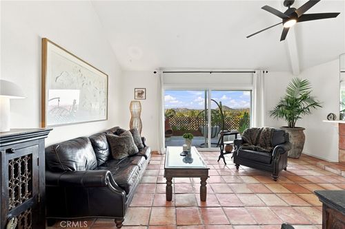 701 Blue Oak Ave, Newbury Park, CA, 91320-4008 | Card Image