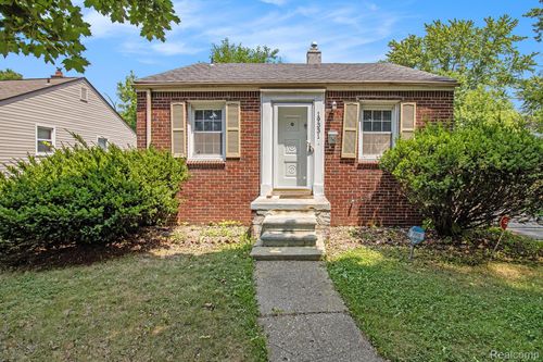 19331 Kingsville St, Harper Woods, MI, 48225-2143 | Card Image