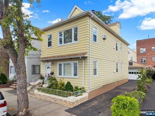32 Russell Street, Clifton, NJ, 07011 | Card Image