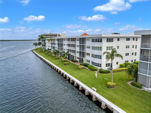 202-28 Yacht Club Dr, North Palm Beach, FL, 33408-3985 | Card Image