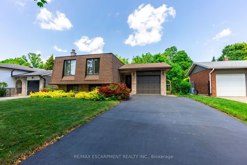 1515 Brenner Cres, Burlington, ON, L7P2V9 | Card Image