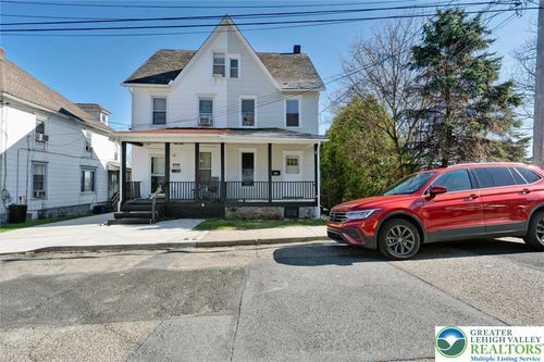 416 W Mountain Ave, Pen Argyl, PA, 18072-1030 | Card Image