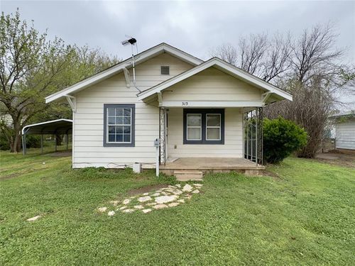 313 N Colorado Ave, Mangum, OK, 73554-3621 | Card Image