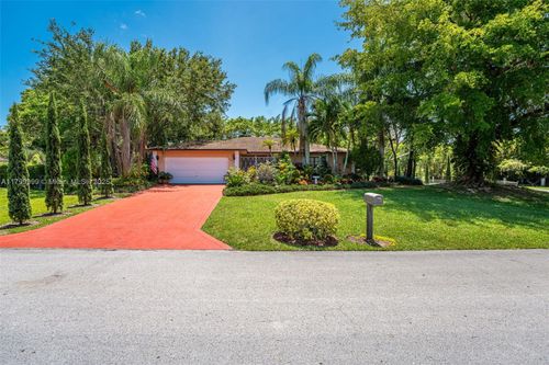 8620 Sw 181st St, Palmetto Bay, FL, 33157-6050 | Card Image