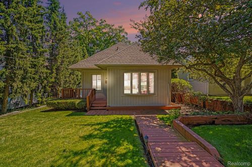 1792 Lockwood, Highland, MI, 48356-2839 | Card Image