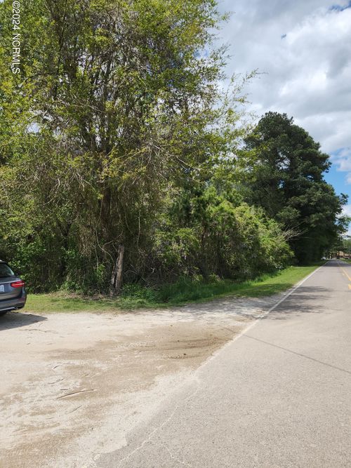 500 E Ridge Rd, Shawboro, NC, 27973-9705 | Card Image