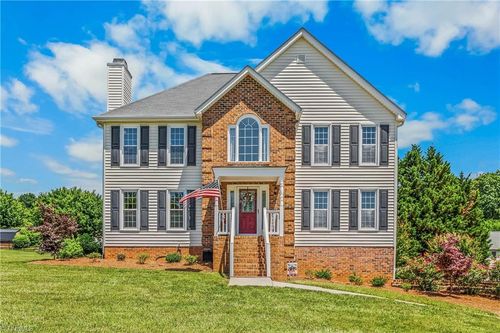 109 Knollwood Ln, King, NC, 27021-8737 | Card Image