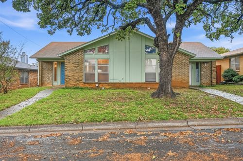 518 Guerin Dr, Arlington, TX, 76012-4835 | Card Image