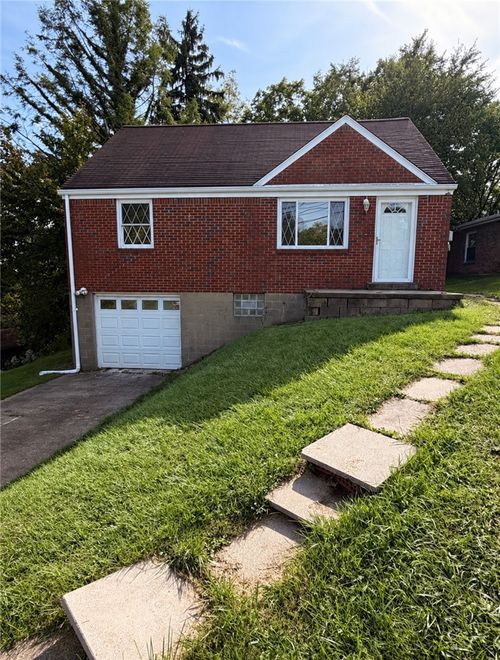 2542 Mohawk St, White Oak, PA, 15131 | Card Image