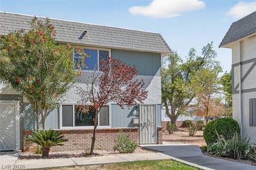 422 Greenbriar Townhouse Way, Las Vegas, NV, 89121 | Card Image