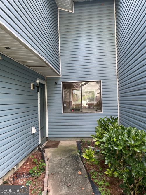 8596 Creekwood Way, Jonesboro, GA, 30238-4305 | Card Image