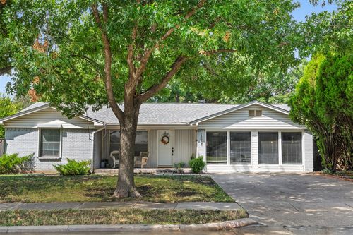 13521 Janwood Ln, Farmers Branch, TX, 75234-4828 | Card Image
