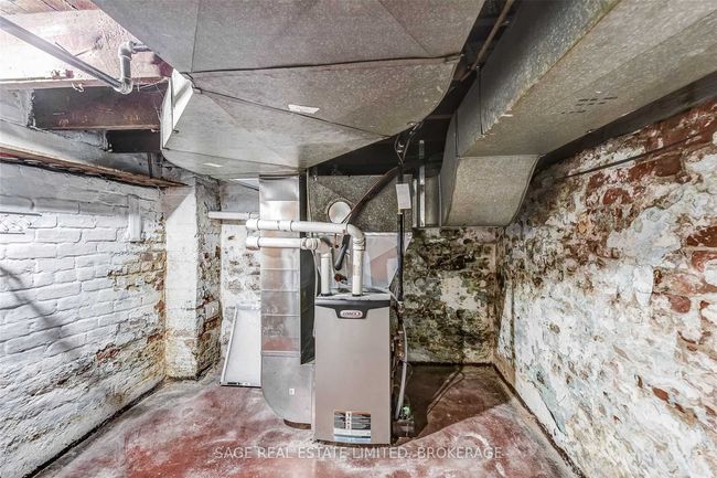 40 Euclid Ave, House attached with 3 bedrooms, 2 bathrooms and 1 parking in Toronto ON | Image 31