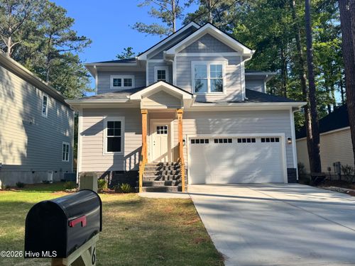 662 Wren Ln, Vass, NC, 28394-8676 | Card Image