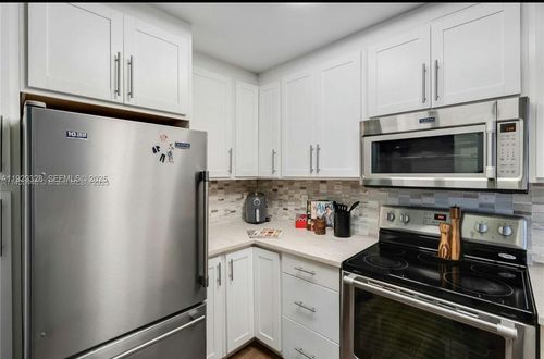 apt-214b-7173 Orange Dr, Davie, FL, 33314-3115 | Card Image