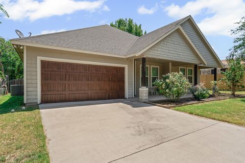 402 N Trinity St, Decatur, TX, 76234-1418 | Card Image