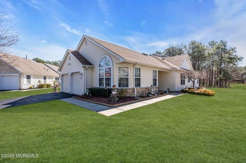 18 Rosewood Ct, Lakewood, NJ, 08701-5721 | Card Image