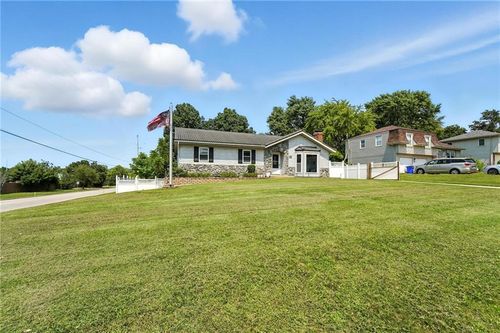 500 Harold St, Olathe, KS, 66061-2740 | Card Image