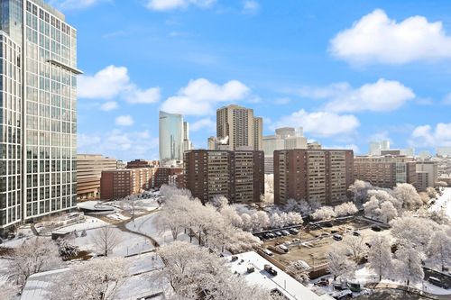 apt-17e-8 Whittier Pl, Boston, MA, 02114-1414 | Card Image