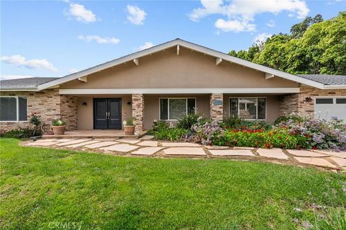 9513 Bianca, Northridge, CA, 91325 | Card Image