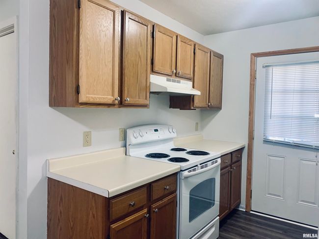 1-4 - 1010 & 1012 W Lee Avenue, Home with 0 bedrooms, 0 bathrooms and 8 parking in Marion IL | Image 7