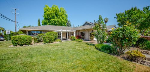 1 Monte Vista Dr, Woodland, CA, 95695-5330 | Card Image