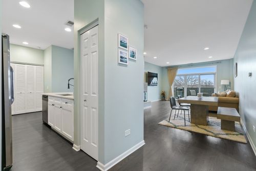 405-2040 W Belmont Avenue, Chicago, IL, 60618 | Card Image