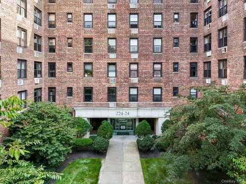apt-4j-224-24 Union Tpke, Oakland Gardens, NY, 11364-3615 | Card Image