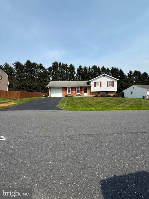 130 Holly Dr, MECHANICSBURG, PA, 17055-5527 | Card Image