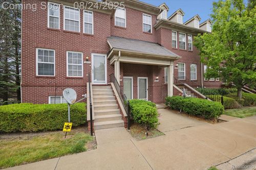 23424 Grayson Dr, Southfield, MI, 48075-3692 | Card Image