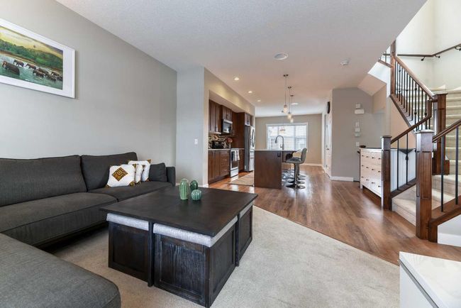 115 Legacy Glen Row Se, Home with 4 bedrooms, 3 bathrooms and 2 parking in Calgary AB | Image 6