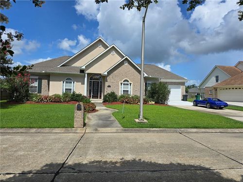 3812 Lake Winnipeg Dr, Harvey, LA, 70058-5173 | Card Image