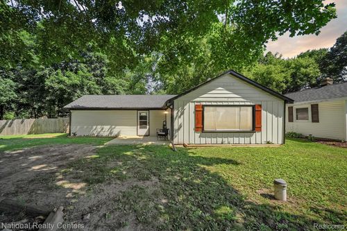 4714 Monterey Ave, Clarkston, MI, 48348-3550 | Card Image