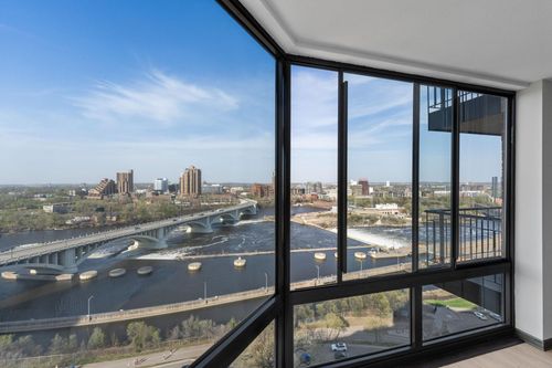 1613-401 S 1st St, Minneapolis, MN, 55401-2571 | Card Image