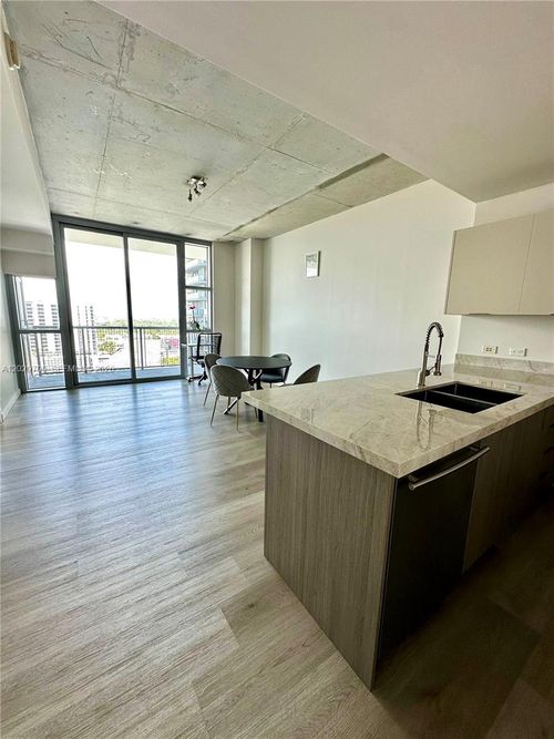h1811-3301 Ne 1st Ave, Miami, FL, 33137-4106 | Card Image