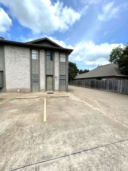 110-1915 S 10th St, Waco, TX, 76706-3181 | Card Image