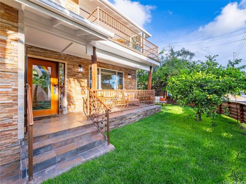 3568 Leahi Ave, Honolulu, HI, 96815-4272 | Card Image