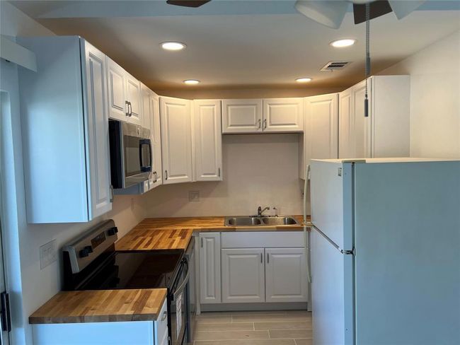 Kitchen | Image 7