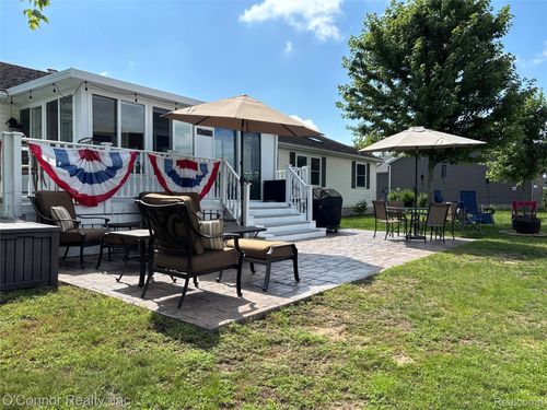 575 Blue Lake Ct, Kimball, MI, 48074-1355 | Card Image