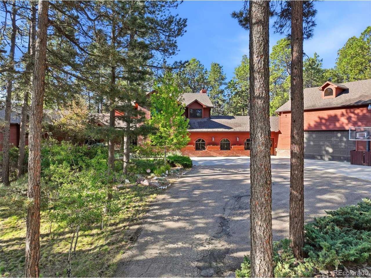Residential in Monument 4