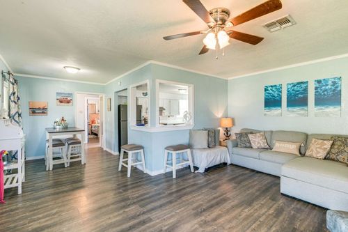 243 E Magnolia Ave, Aransas Pass, TX, 78336-5315 | Card Image