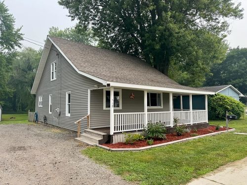 518 W Belle Ave, Saint Charles, MI, 48655-1610 | Card Image