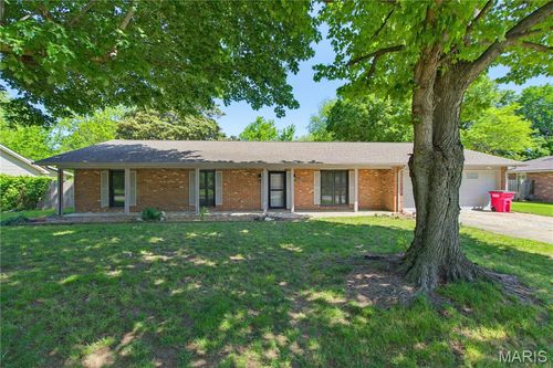 126 Bradley Dr, Sikeston, MO, 63801-4658 | Card Image