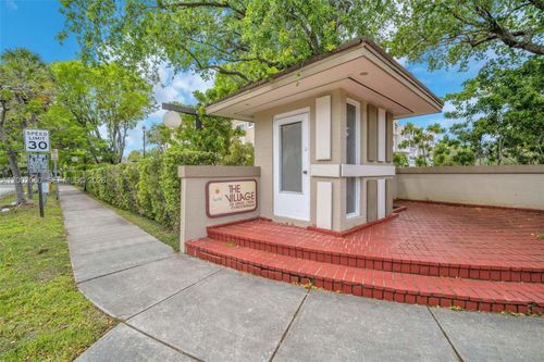 c314-8103 Camino Real, Miami, FL, 33143-6742 | Card Image