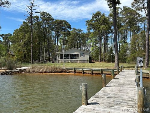 547 Little Oyster Ln, White Stone, VA, 22578-3215 | Card Image